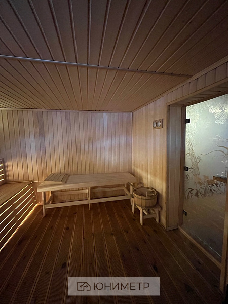 Дом 99.4 м² на участке 8.3 сот.