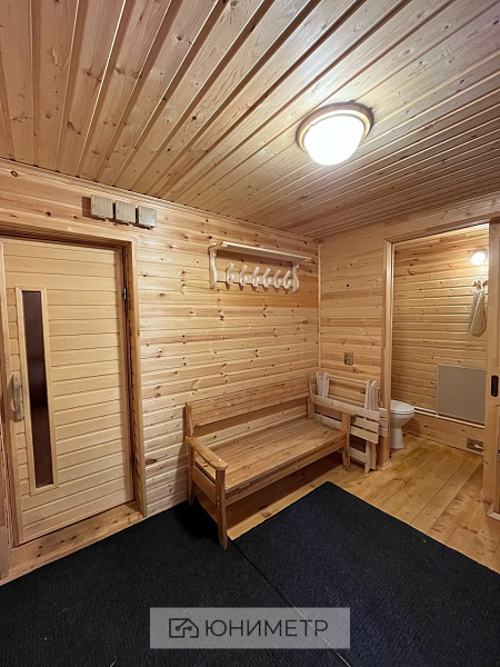 Дом 99.4 м² на участке 8.3 сот.