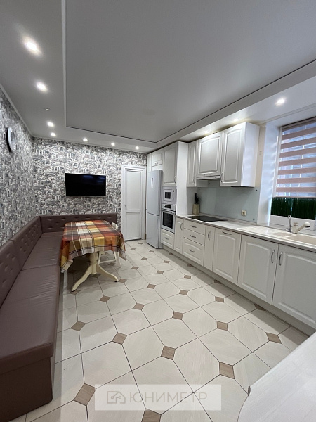 Дом 99.4 м² на участке 8.3 сот.