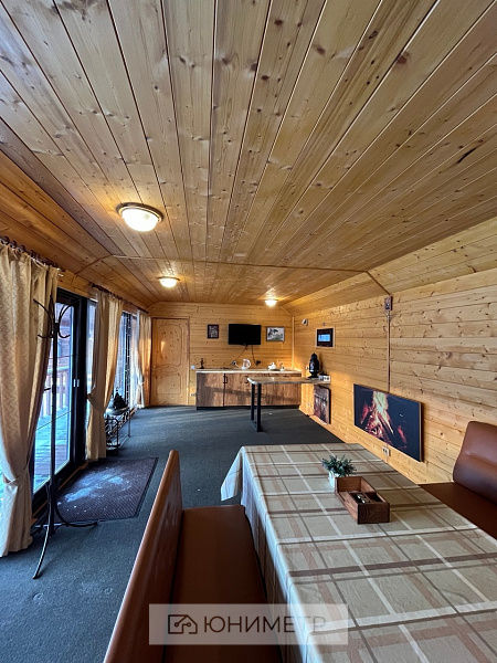 Дом 99.4 м² на участке 8.3 сот.