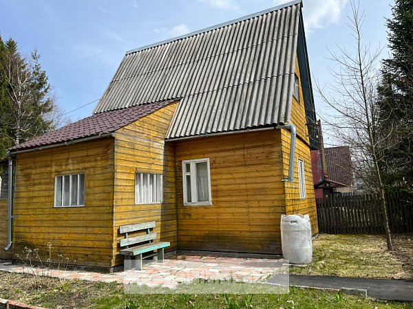Дача 24 м² на участке 6 сот. Дача 24 м² на участке 6 сот.