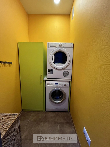 4-к. кв. 118.6 м² 13/13 эт.