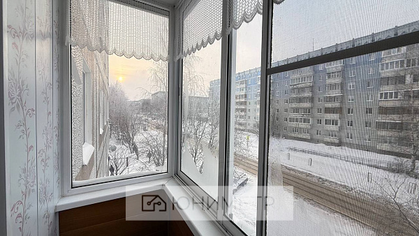 2-к. кв. 52 м² 3/9  эт.