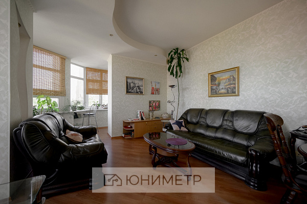 3-к. кв. 156.3 м² 5/5 эт.