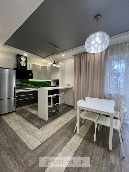 4-к. кв. 118.6 м² 13/13 эт.