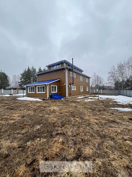 Дом 292 м² на участке 12 сот.