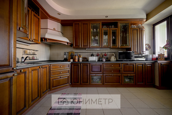 3-к. кв. 156.3 м² 5/5 эт.