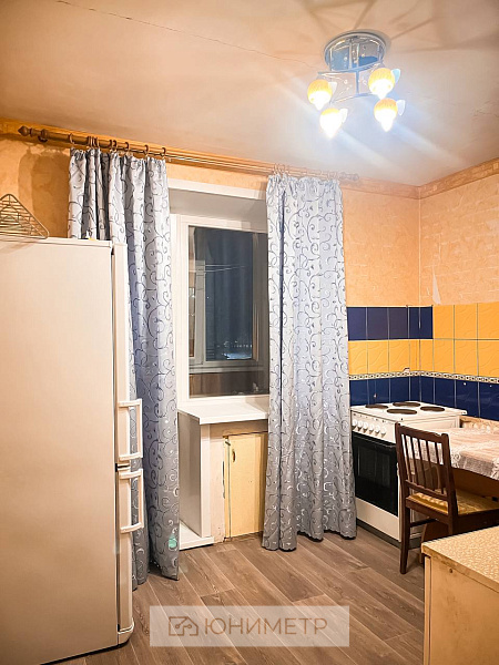 2-к. кв. 57.3 м² 2/12 эт.