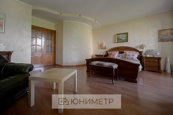 5-к. кв. 156.3 м² 5/5 эт.
