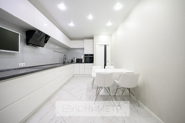 2-к. кв. 67.9 м² 14/14 эт.